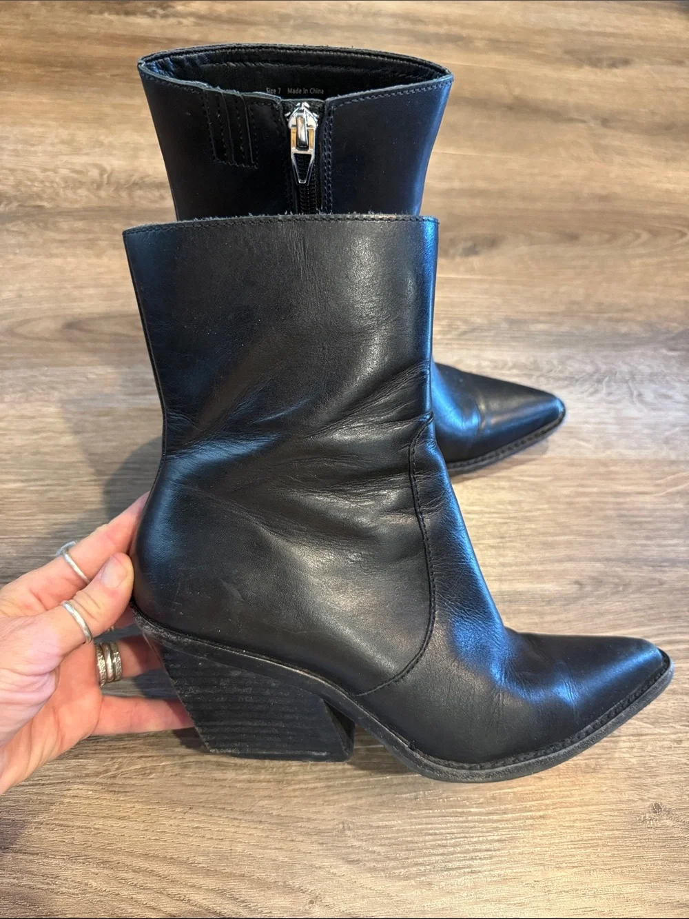 Dolce Vita Volli Black Leather Bootie Size 7